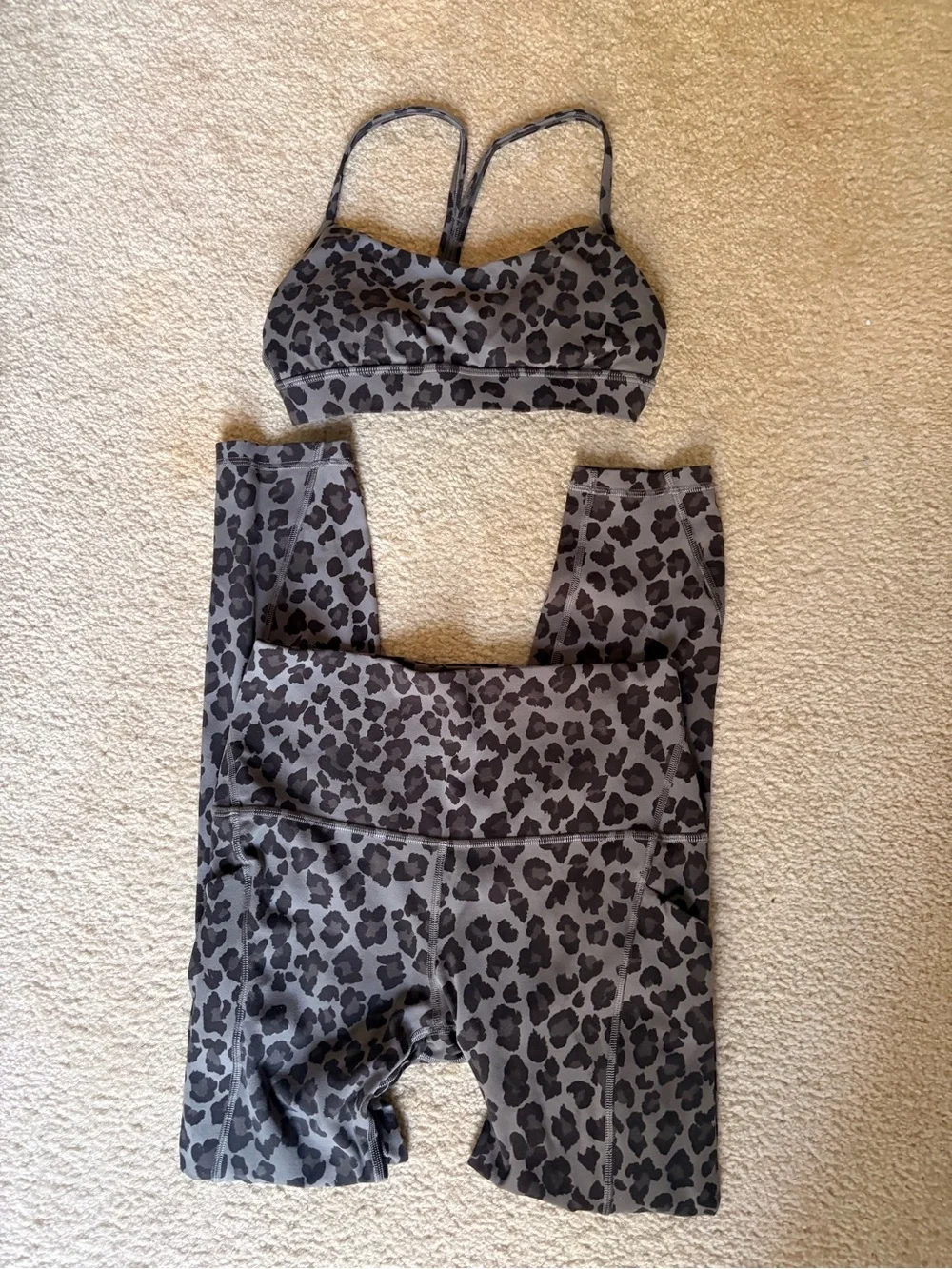 Lululemon cheetah Align 25” and y sports bra.